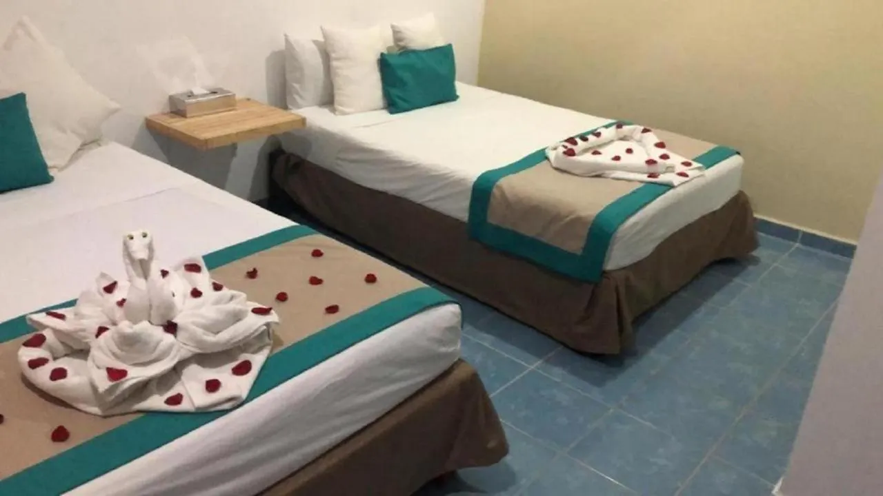 Hotel D'Atyi 10 Avenue Playa del Carmen 2*,